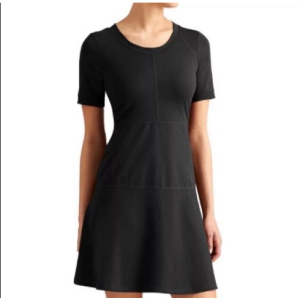 Athleta En Route Little Black Dress A Line Fit & Flare Short Sleeve Small